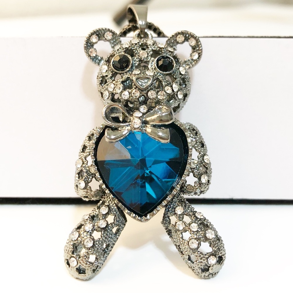 Teddy Bear Statement Necklace New
28"
BJ - Picture 2 of 7